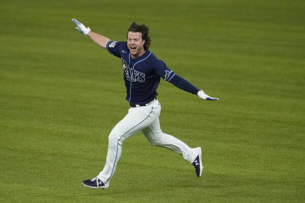 Max Muncy hits big homer in Dodgers Game 5 win AP News